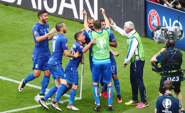 فرحة كيليني بهدفه مع ايطاليا × اسبانيا - Chiellini celebrates Goal Vs Spain