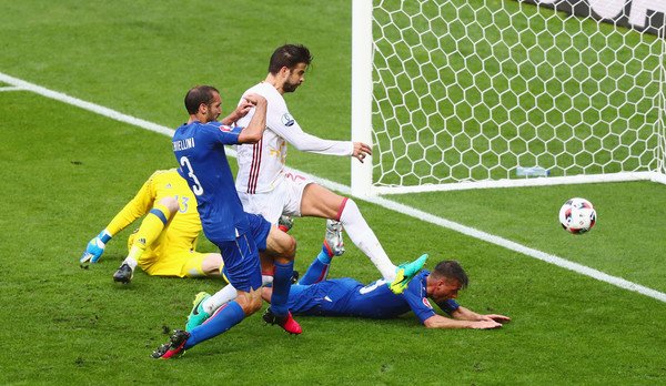 كيليني يسجل هدف ايطاليا ضد اسبانيا - Chiellini Score in Italy Vs Spain