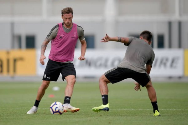 ماركيزيو امام ديبالا - Marchisio & Dybala