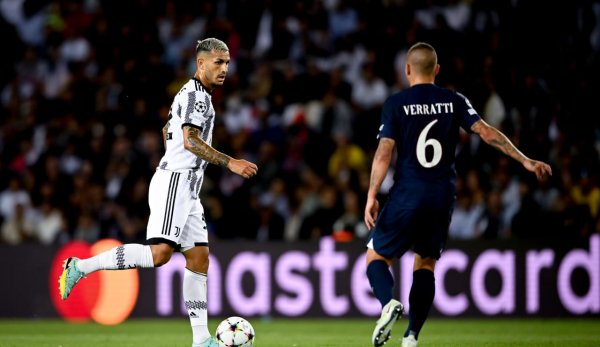 باريديس ضد فيراتي في مباراة باريس سان جيرمان و يوفنتوس -  Paredes Vs Verratti during Psg Juventus match
