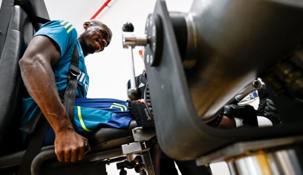 بوغبا يجري الفحوصات الطبية قبل التوقيع مع يوفننتوس - Pogba doing Medical Tests before sign for Juventus