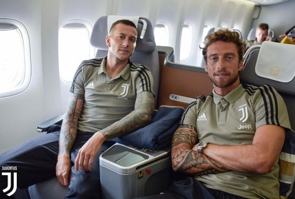 بيرنارديسكي و ماركيزيو بالطائرة - Marchisio & Bernardeschi