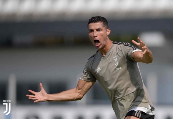 فرحة كريستيانو رونالدو - Cristiano Ronaldo celebrates 