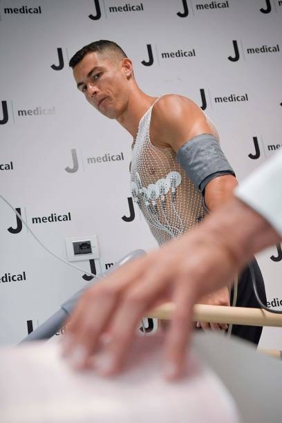 كريستيانو رونالدو بالفحوصات - Cristiano Ronaldo during Medical Tests
