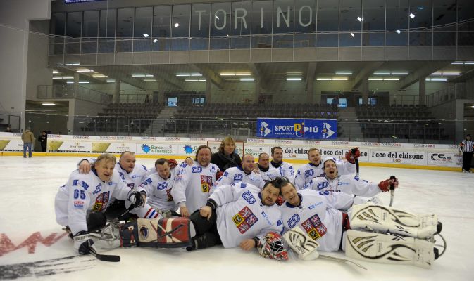 Nedved take image with Czech team of Ice Hockey