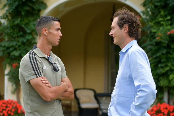 رونالدو يتحدث مع جون الكان - Cristiano Ronaldo & John Elkann