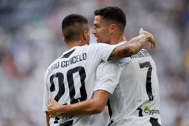 عناق رونالدو و كانسيلو - Ronaldo & Cancelo hug