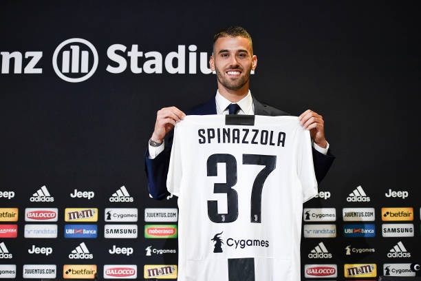 سبينازولا بالرقم 37 - Spinzzola with juve shirt n37