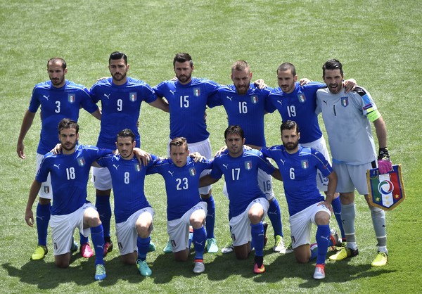 صورة جماعية لمنتخب ايطاليا قبل لقاء السويد - Italy Team before Sweden Game
