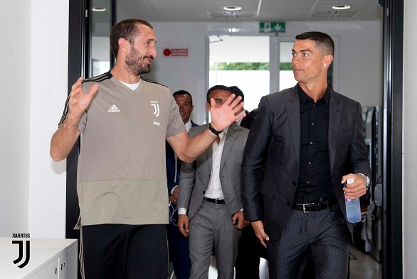 رونالدو بجوار كيليني - Ronaldo & Chiellini in JTC