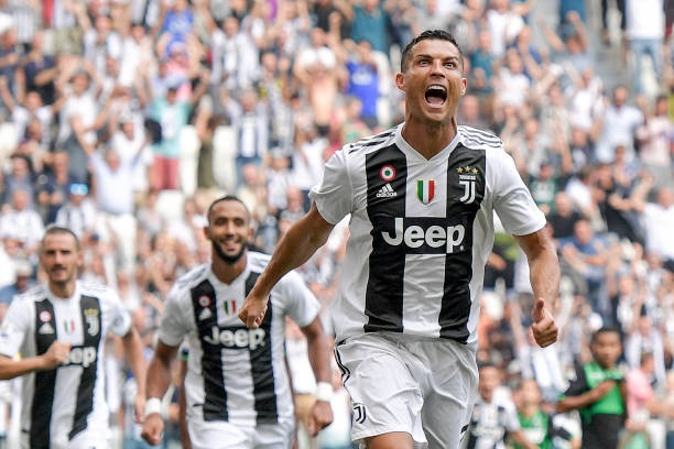 كريستيانو رونالدو يحتفل بهدفه الاول مع اليوفي - Ronaldo Celebrates