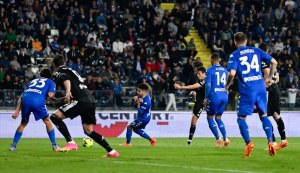 فيدريكو كييزا يسجل هدف خلال مباراة يوفنتوس ضد امبولي 2023 - Federico Chiesa during Juventus match Vs Empoli