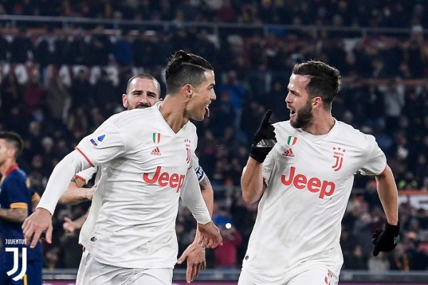 رونالدو يحتفل بهدفه مع بيانيتش - Ronaldo celebrates with Pjanic after Juve Goal vs Roma