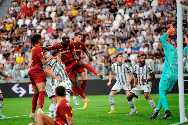 ابراهام يسجل التعادل في مباراة يوفنتوس روما - Abraham scores 1-1 goal during Juventus Roma match