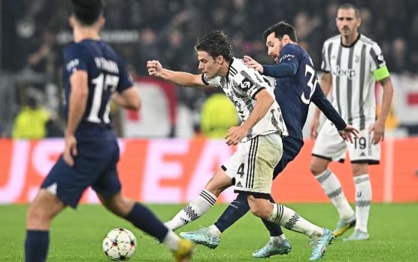 فاجيولي ضد ميسي خلال مباراة يوفنتوس ضد باريس سان جيرمان - Fagioli Vs Messi during Juventus Psg match