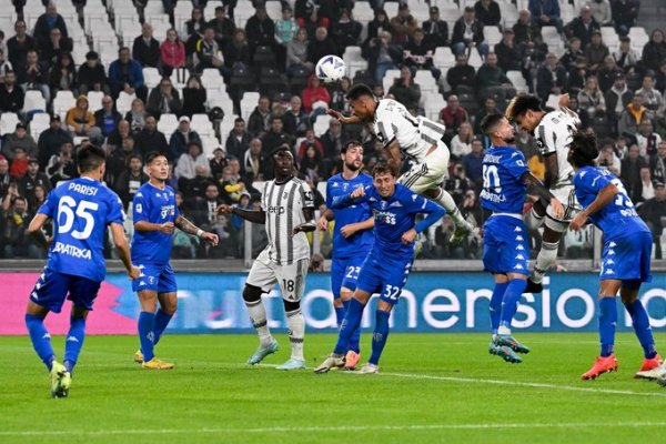 ماكيني يسجل هدفه من رأسية في مباراة يوفنتوس امبولي - Mckennie scores a goal during Juventus Empoli match