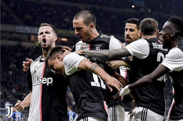 ديبالا يحتفل بالهدف - Dybala celebrates after Goal