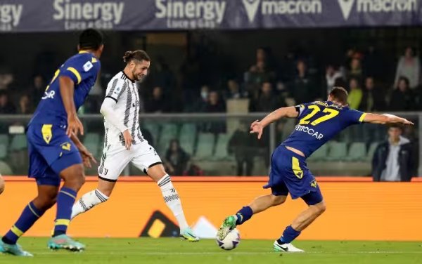 رابيو خلال مباراة فيرونا يوفنتوس - Rabiot during Verona Juventus match