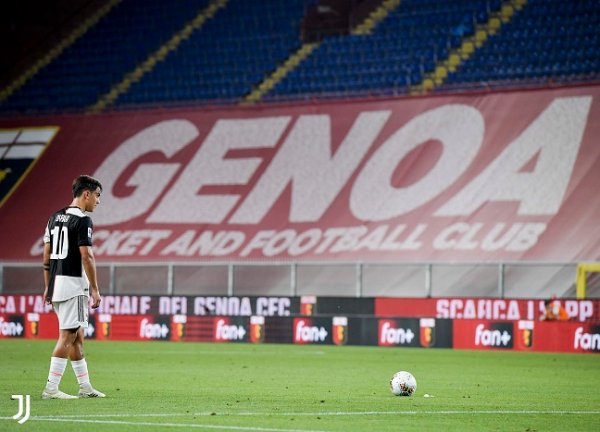 ركلة حرة من ديبالا في مباراة جنوة يوفنتوس - Dybala free kick during Genoa Juventus match 