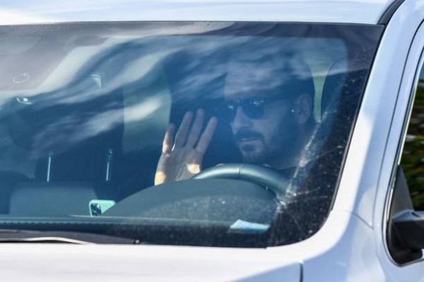 بونوتشي يصل لتدريبات اليوفي بسيارته - Bonucci arrives by his car to Juve training
