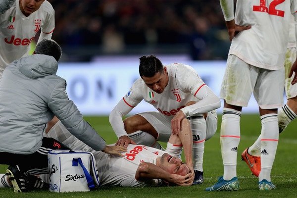 ديميرال لحظة اصابته بالركبة ضد روما - Demiral injured in Knee in Roma Juve