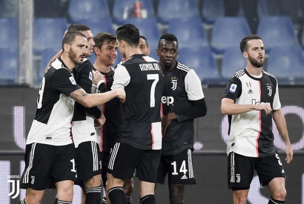 ديبالا يحتفل بهدفه - Dybala celebrates after goal