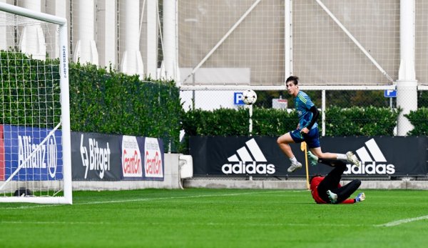 ميريتي خلال تدريبات يوفنتوس - Miretti during Juventus training in JTC