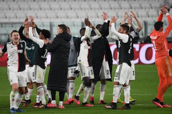 فرحة لاعبي يوفنتوس بالفوز ضد انتر ميلان - Juventus players celebration after beating inter milan