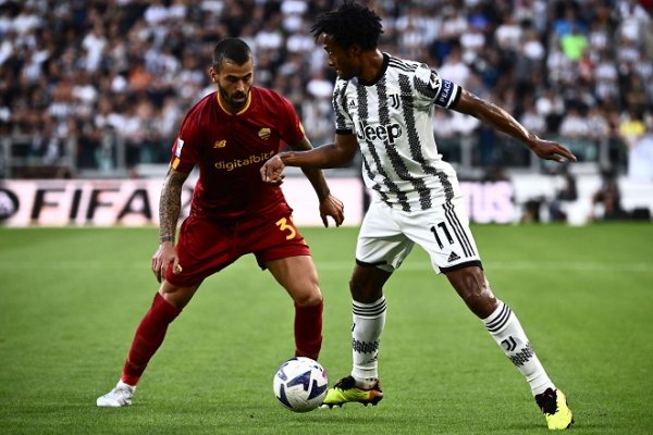 كوادرادو و سبينازولا في مباراة يوفنتوس روما - Cuadrado & Spinazzola during Juventus Roma match