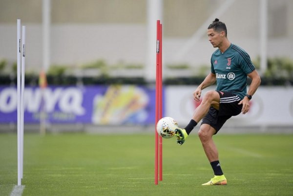كريستيانو رونالدو في تدريب اليوفنتوس في مايو 2020 - Cristiano Ronaldo during Juventus training in may 2020