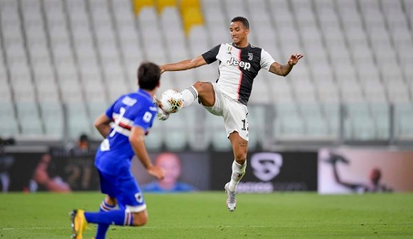 دانيلو في مباراة يوفنتوس سامبدوريا - Danilo during Juve Sampdoria match