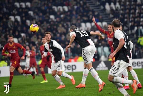بونوتشي يسجل لليوفي ضد روما - Bonucci scores for Juve vs Roma