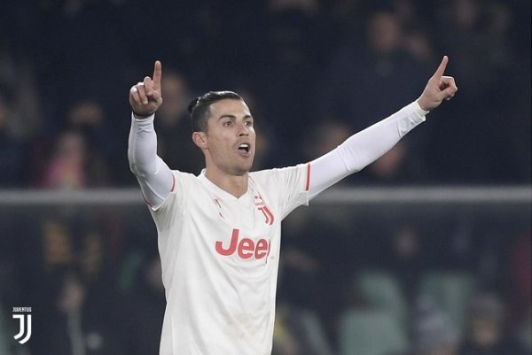 رونالدو يحتفل بهدفه في مباراة فيرونا اليوفي - C Ronaldo celebrates after goal in Verona Juve match