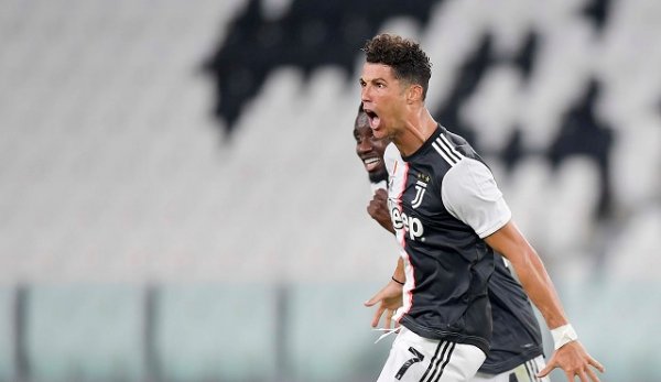 كريستيانو رونالدو يحتفل بهدفه في مباراة يوفنتوس سامبدوريا - Cristiano Ronaldo celebrates the opening goal during Juve Sampdoria match