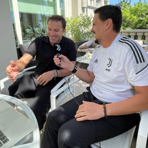 رمز اليوفي ديل بييرو يتحدث لقناة تويتش يوفنتوس في لوس انجلوس - Del Piero talks with Juventus twitch in USA