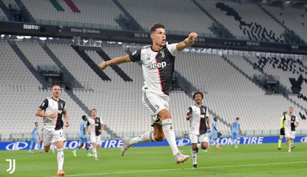 فرحة كريستيانو رونالدو بالهدف الاول في مباراة يوفنتوس لاتسيو - Ronaldo celebrates after scoring a 1st goal during Juventus Lazio match