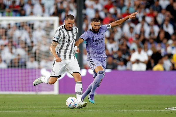 بونوتشي ضد بنزيما في مباراة يوفنتوس و ريال مدريد - Bonucci Vs Benzema during Juventus Real Madrid match