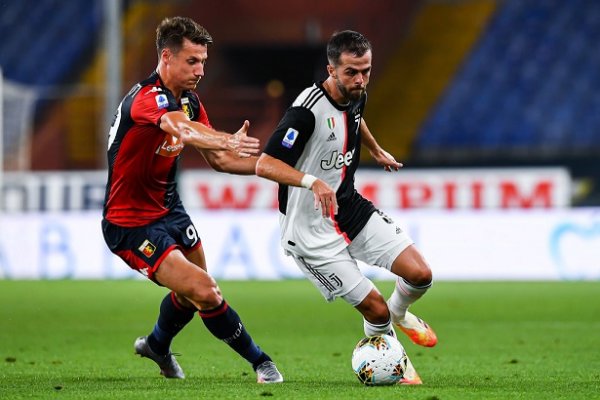 بيانيتش ضد بينامونتي في مباراة جنوة يوفنتوس - Pjanic Vs Pinamonti during Genoa Juventus match 