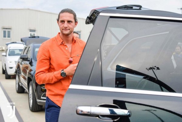 رابيو يصل تورينو - Rabiot arrives Torino