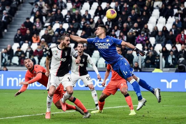 بونوتشي يسجل برأسه - Bonucci scores juve 3rd goal