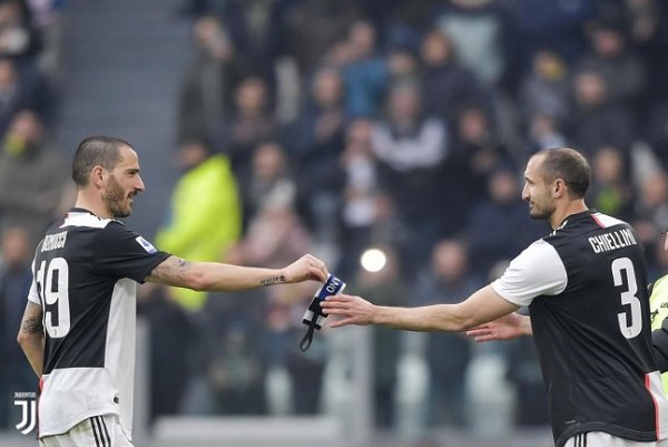 كيليني يدخل مكان بونوتشي في مباراة يوفنتوس و بريشيا - Chiellini enters instead Bonucci in Juventus Brescia