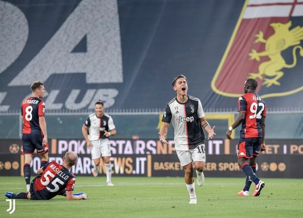 ديبالا يحتفل بهدفه الأول في مباراة جنوة يوفنتوس - Dybala celebrates after scoring a goa during Genoa Juventus match 