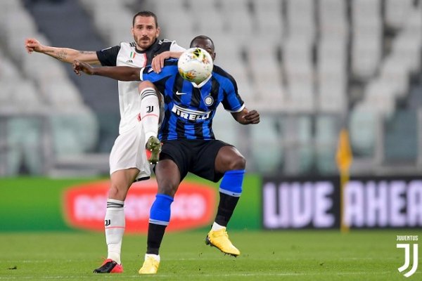 بونوتشي امام لوكاكو في مباراة يوفنتوس انتر - Bonucci Vs Lukaku in Juventus Inter match