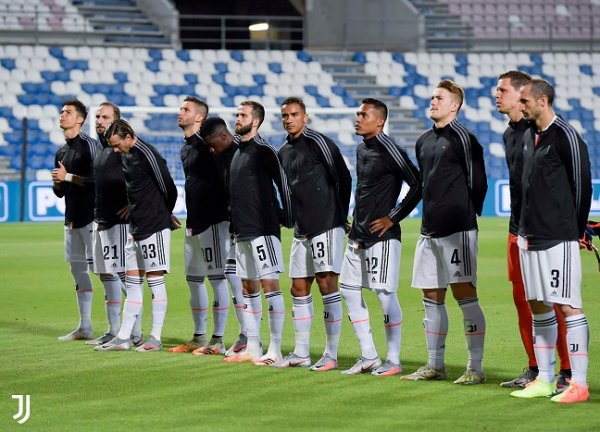 لاعبي و تشكيلة اليوفي الاساسية للقاء ساسولو - Juventus players before Sassuolo match