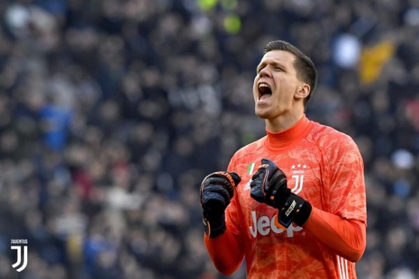 فرحة تشيزني في لقاء يوفنتوس فيورنتينا - Szczesny joy in Juventus Fiorentina match