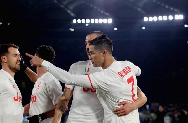 رونالدو يحتفل بهدفه مع بونوشتي - Ronaldo celebrates with Bonucci after Juve Goal vs Roma