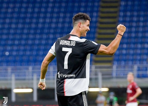 رونالدو يحتفل بهدفه خلال مباراة ميلان يوفنتوس - Ronaldo celebrates after scoring a goal during Milan Juve match