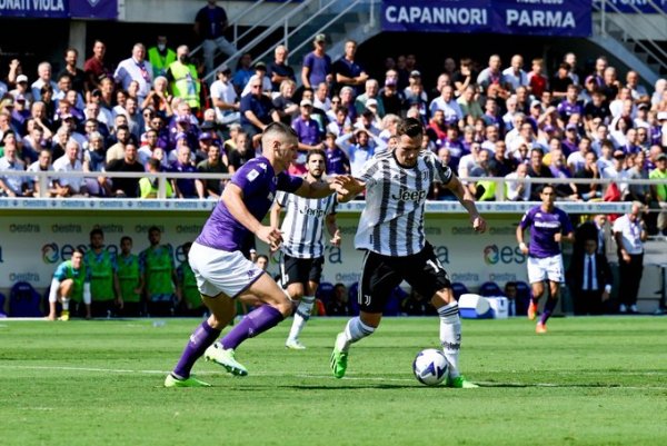 ميليك ضد ميلينكوفيتش في مباراة فيورنتينا يوفنتوس - Milik Vs Milenkovic in Fiorentina Juventus match