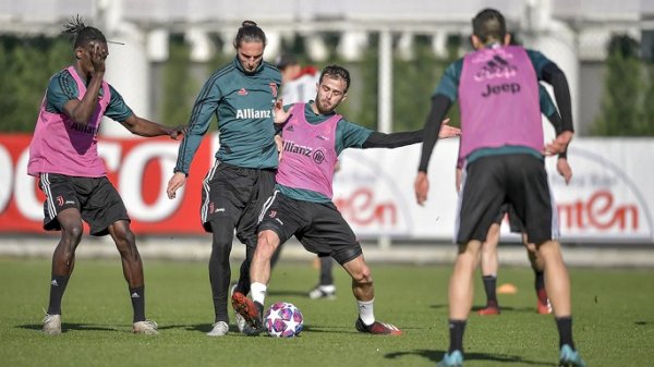 بيانيتش و رابيو في تدريب يوفنتوس - Pjanic & Rabiot in Juventus training