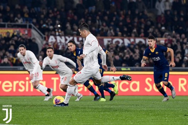 رونالدو يسجل لليوفي ضد روما - Ronaldo scores from penalty vs Roma